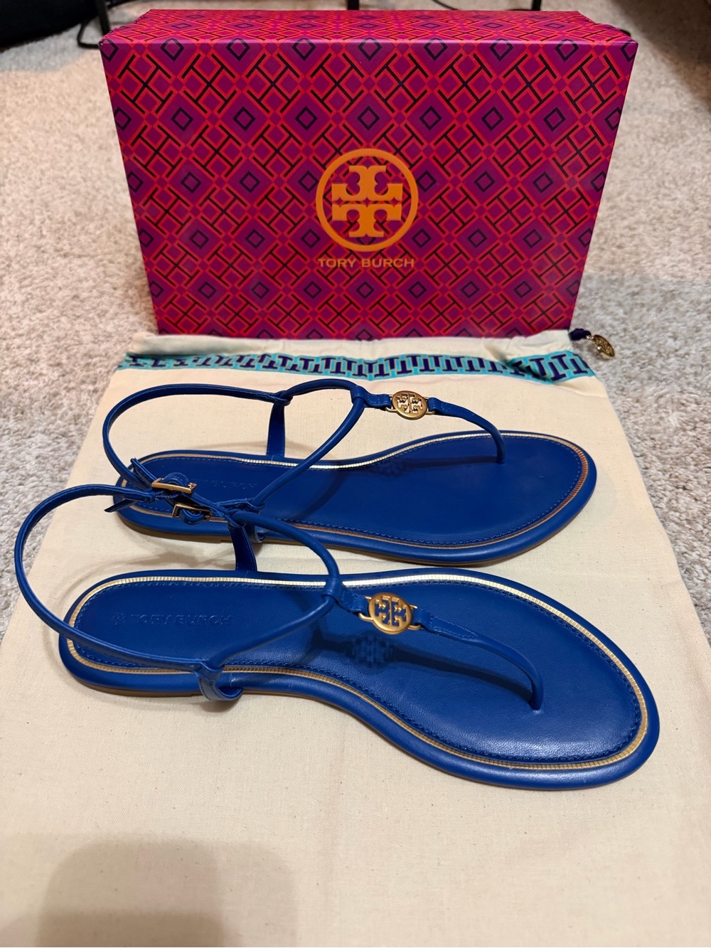 Tory Burch Emmy Flat Sandal / Cald Leather (Nautical Blue)